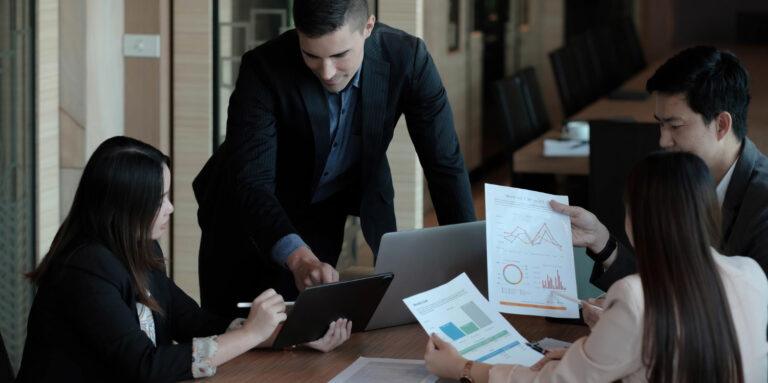 Cómo estructurar la gestión de activos para cumplir con normativa internacional